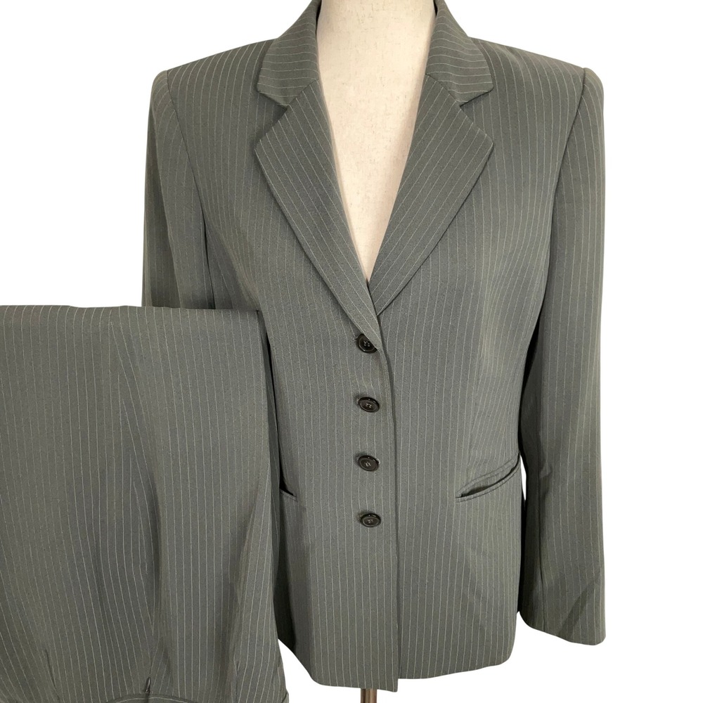 Kasper Pant Suit Women 10 Gray Pinstripe 2-Pc